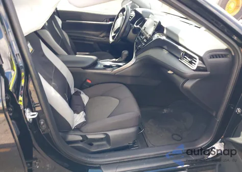 2023 Toyota Camry Le z USA, uszkodzony, nr VIN 4T1R11AK8PU137907